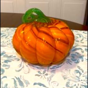 Beautiful orange glass pumpkin 🎃